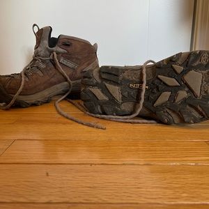 Keen hiking boots